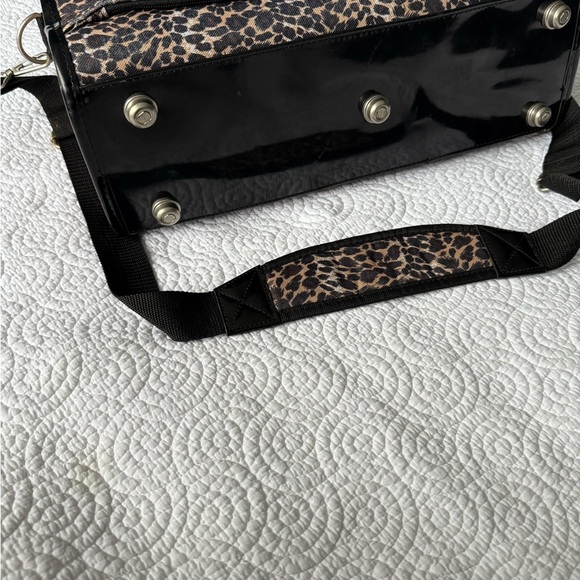 Tracker by Bentley Leopard Print Carry on Luggage - Picture 10 of 16